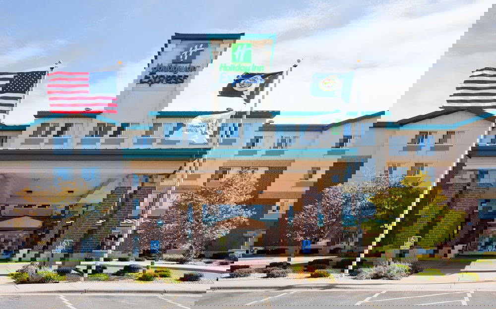 Holiday Inn Express & Suites Vadnais Heights, An IHG Hotel - thumb 0