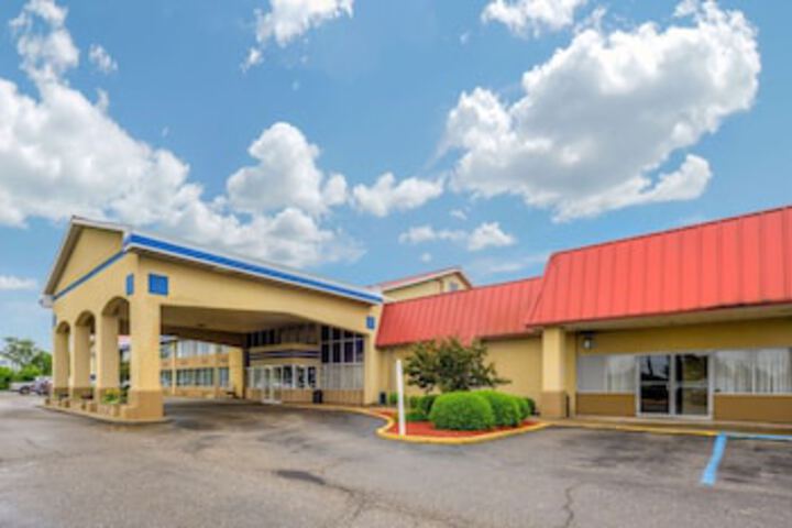Econo Lodge Inn & Suites Triadelphia - Wheeling - thumb 0