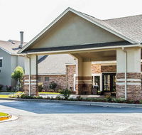 Clarion Inn  Suites Savannah Midtown - Tourism House
