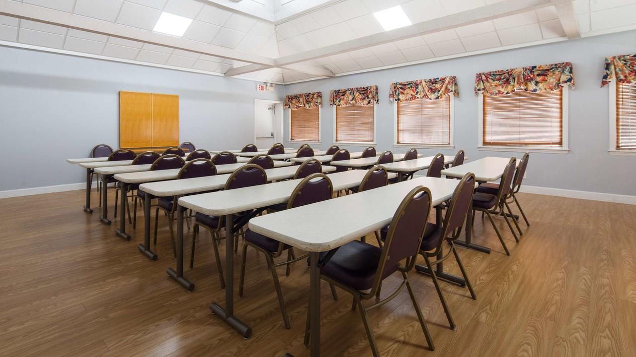 Best Western Central Inn - thumb 39