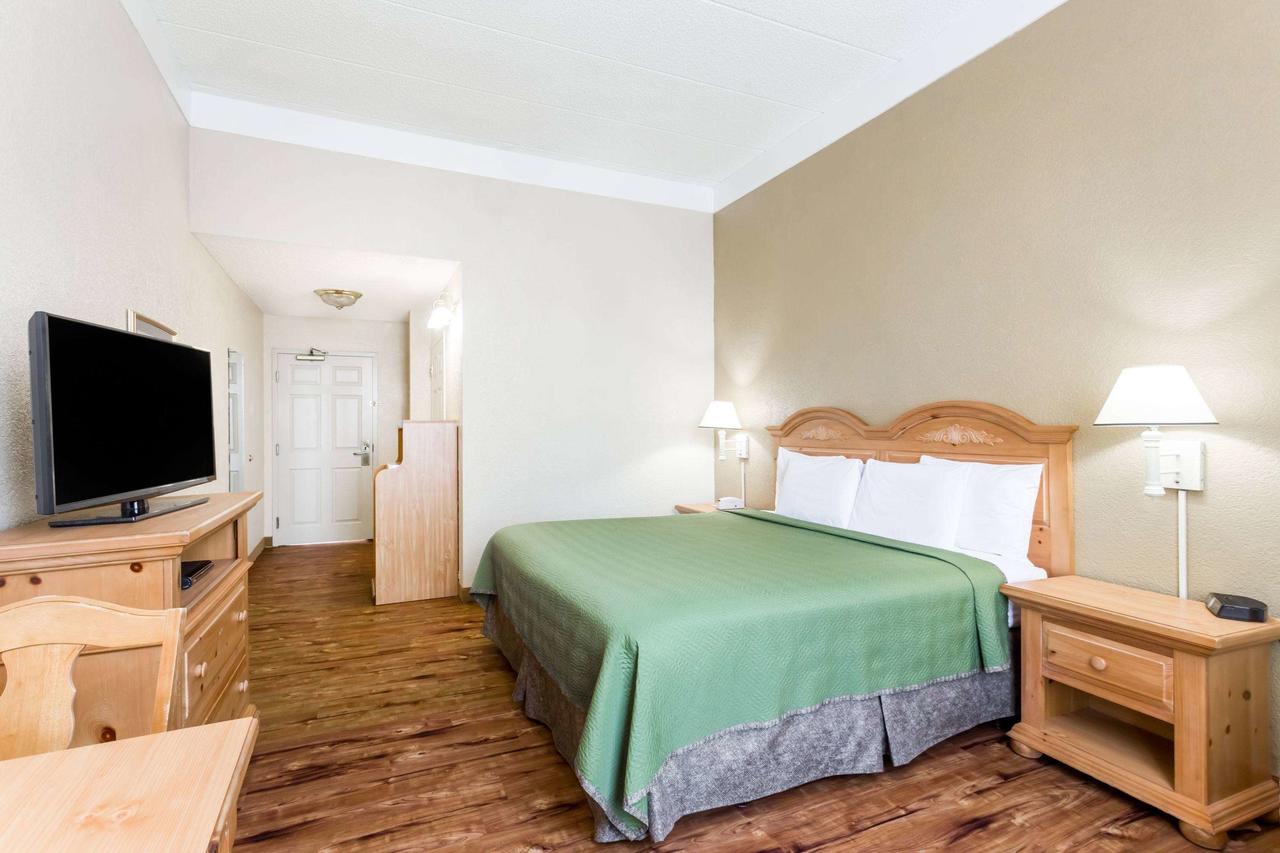 Travelodge By Wyndham Savannah Gateway - thumb 38