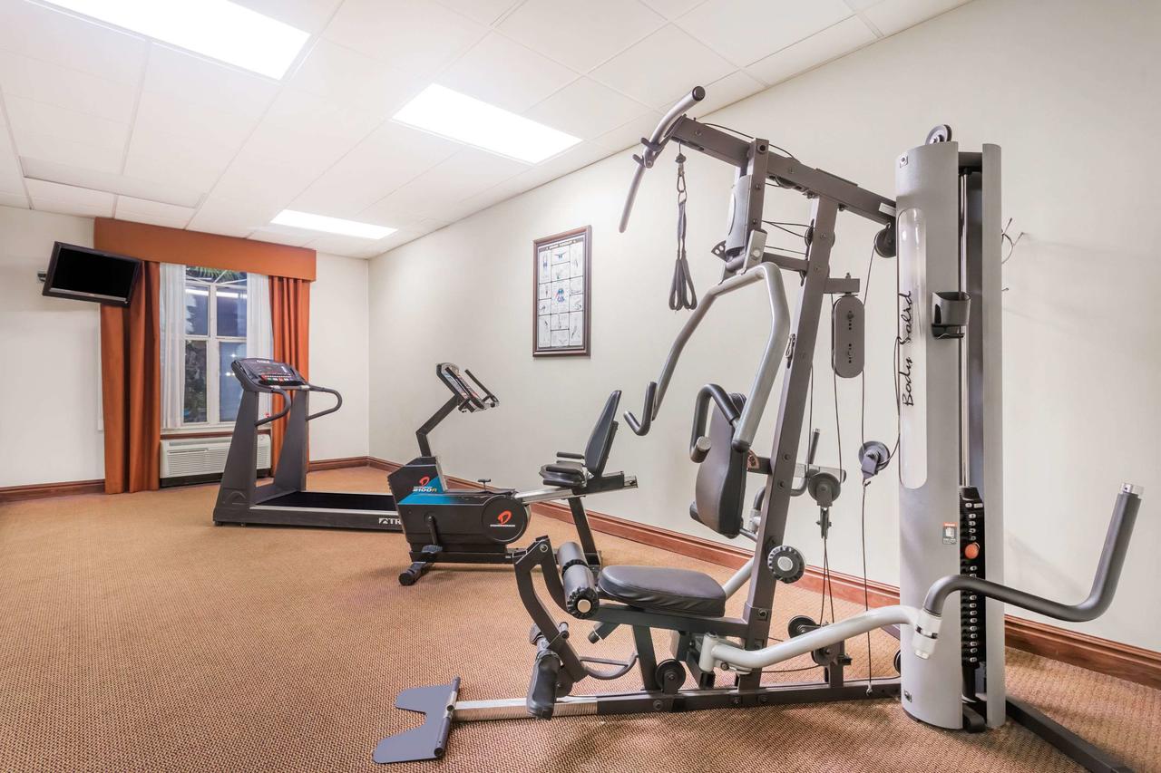 Travelodge By Wyndham Savannah Gateway - thumb 36