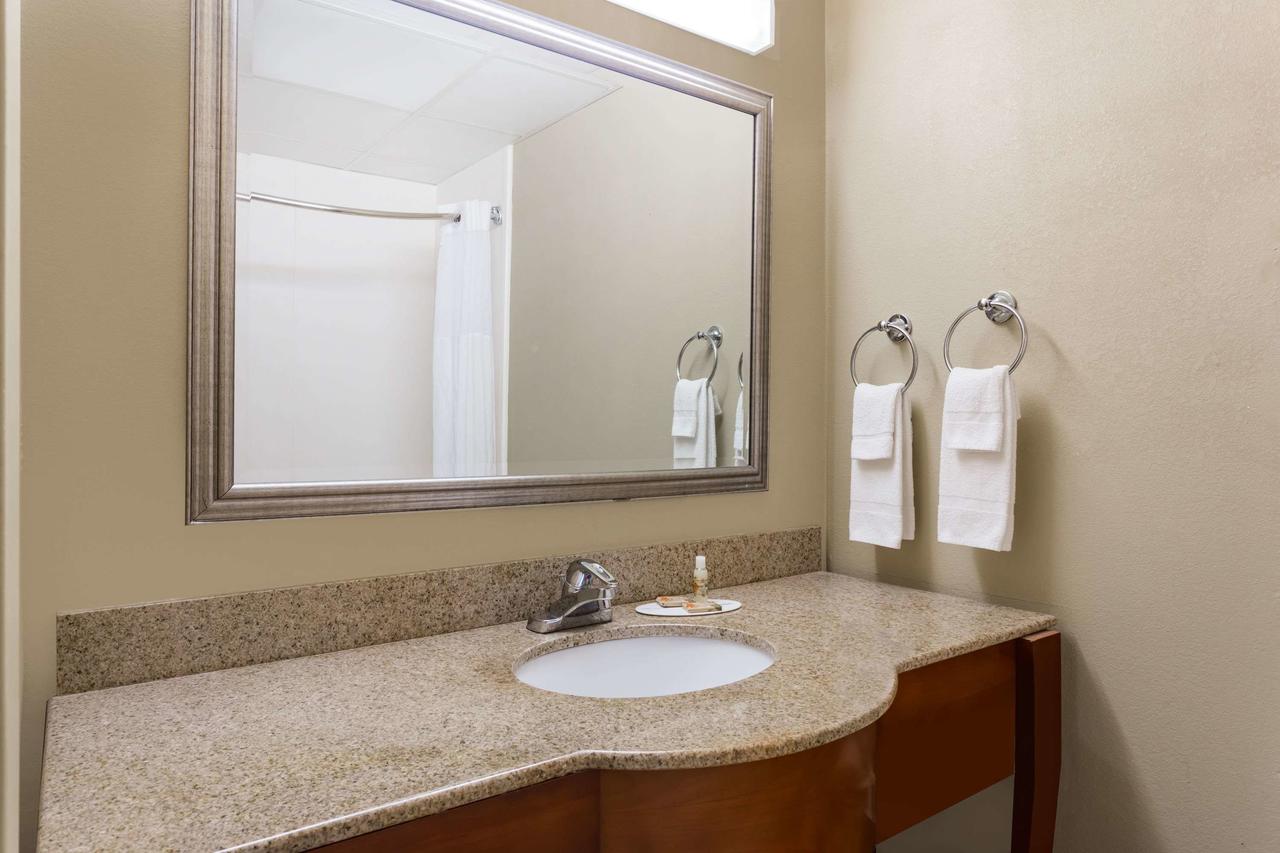 Travelodge By Wyndham Savannah Gateway - thumb 43