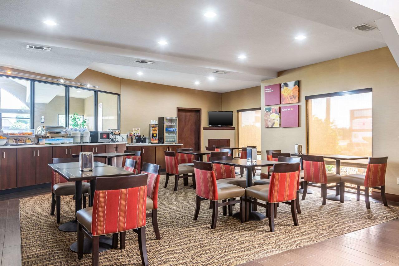 Comfort Suites Near Robins Air Force Base - thumb 28