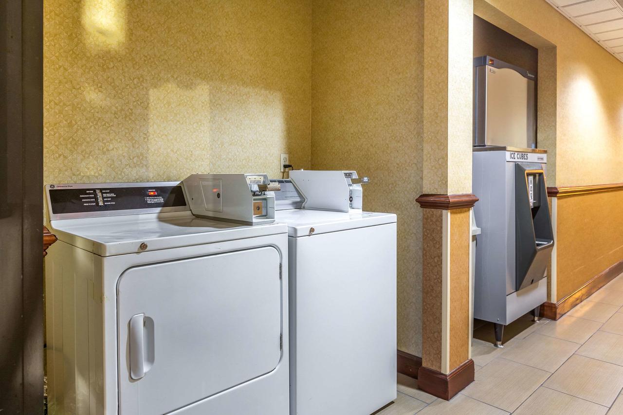 Comfort Suites Near Robins Air Force Base - thumb 36