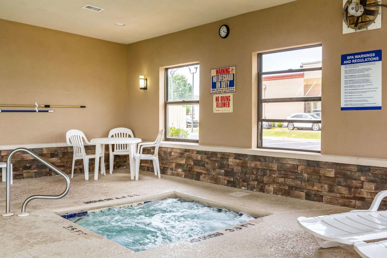 Comfort Suites Near Robins Air Force Base - thumb 24