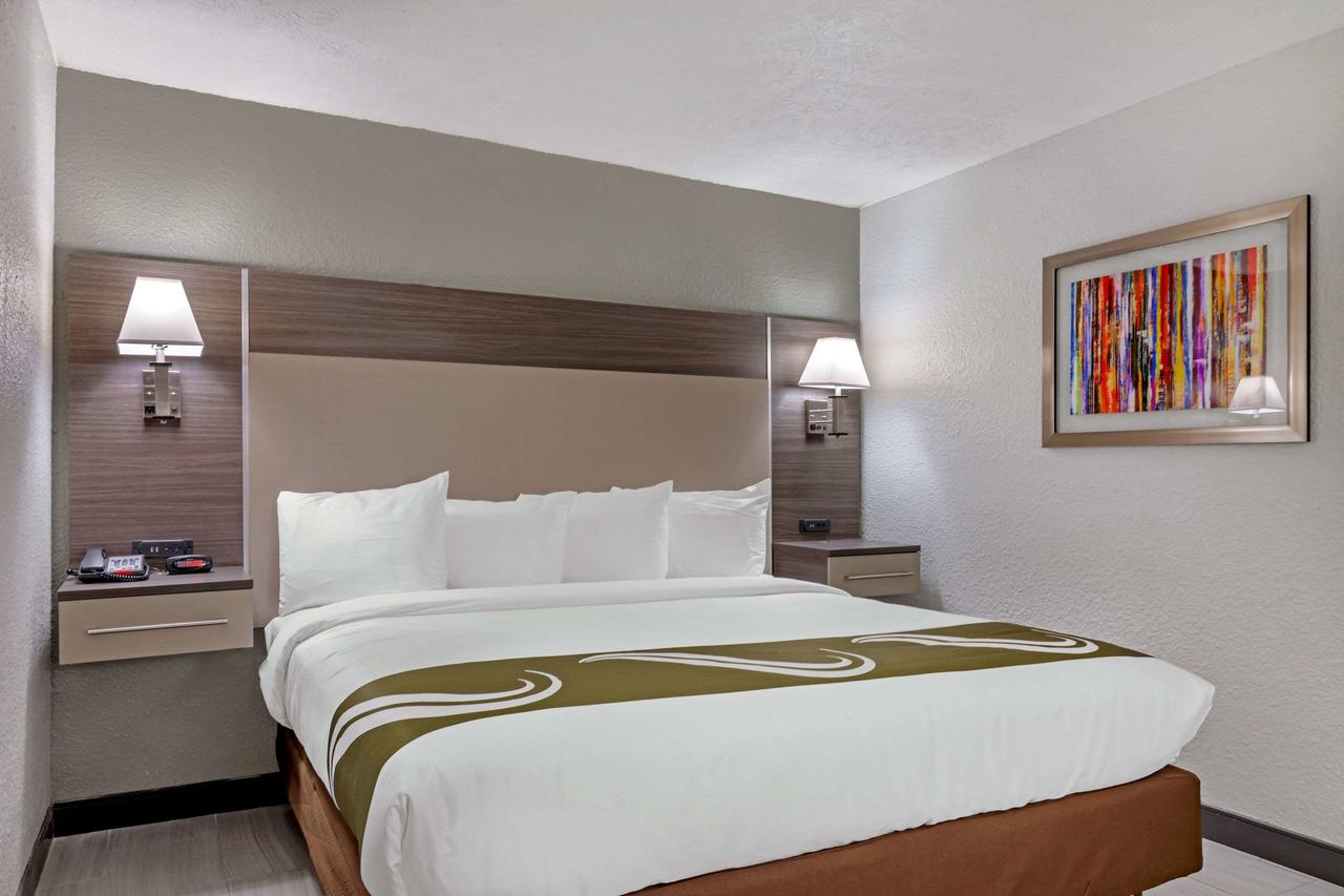 Quality Inn & Suites - thumb 2