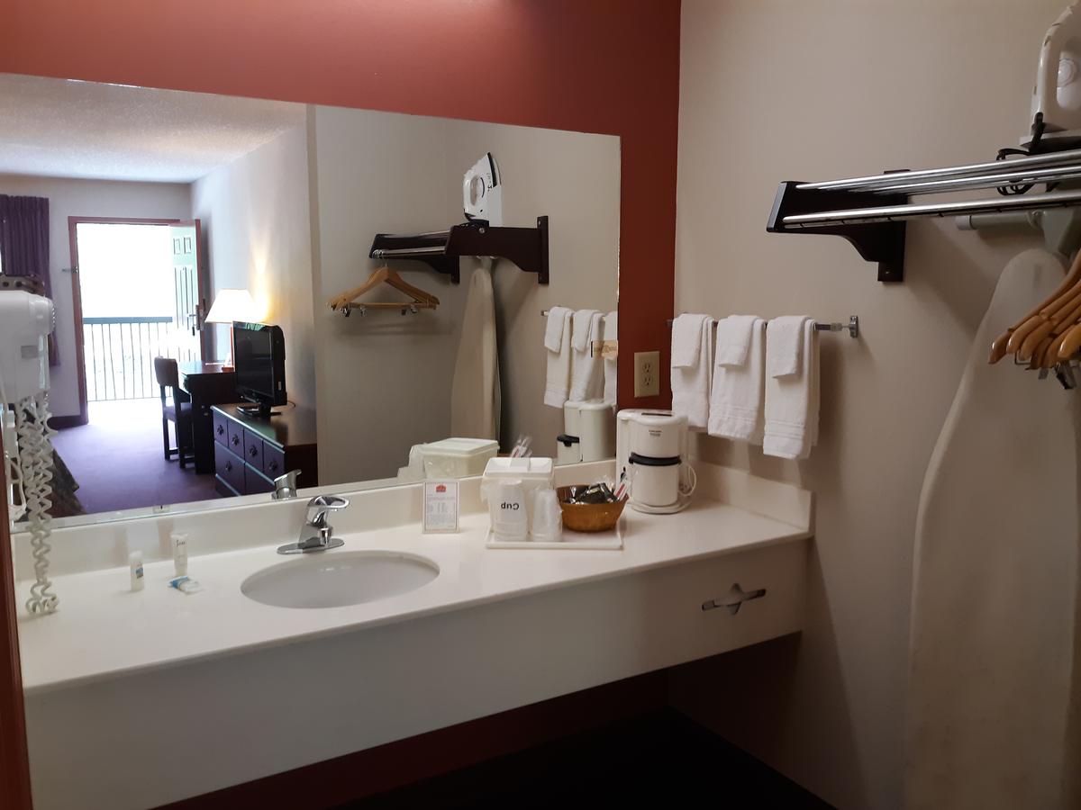 Hotel Adairsville Hwy 140 - thumb 23