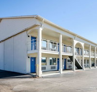 Motel 6 Commerce - Tourism House