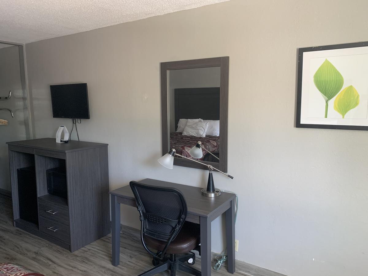 Executive Inn Locust Grove - thumb 7