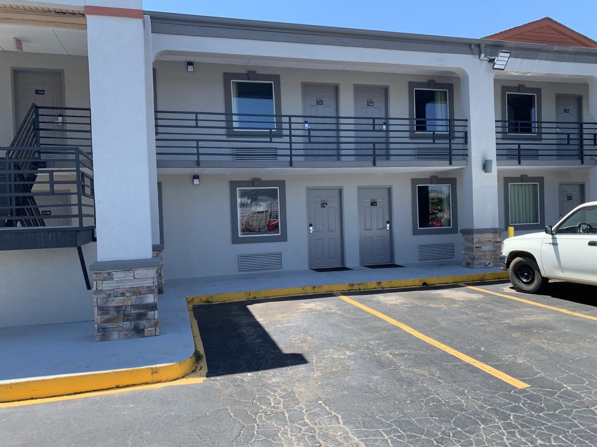 Executive Inn Locust Grove - thumb 1