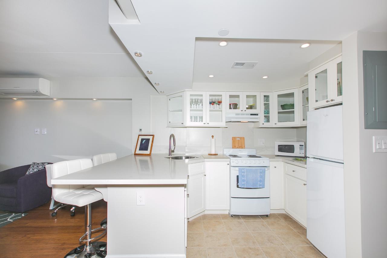 Ilikai Tower 733 Yacht Harbor View 1BR - thumb 5