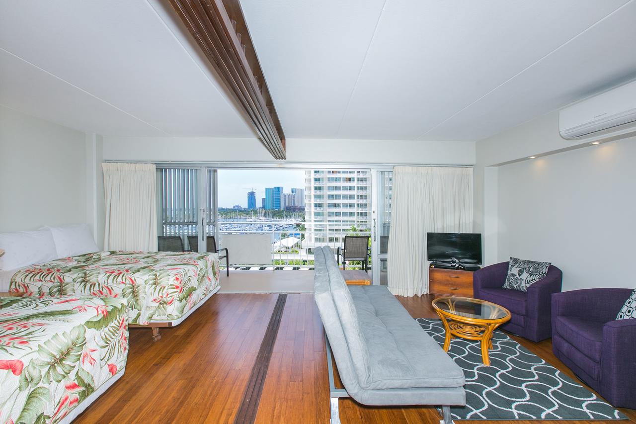 Ilikai Tower 733 Yacht Harbor View 1BR - thumb 2