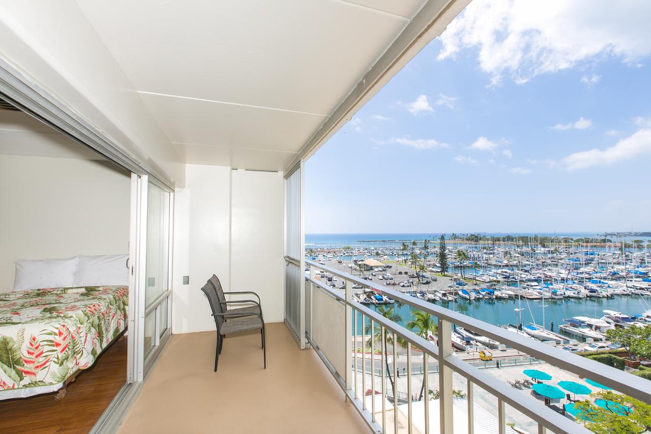 Ilikai Tower 733 Yacht Harbor View 1BR - thumb 1