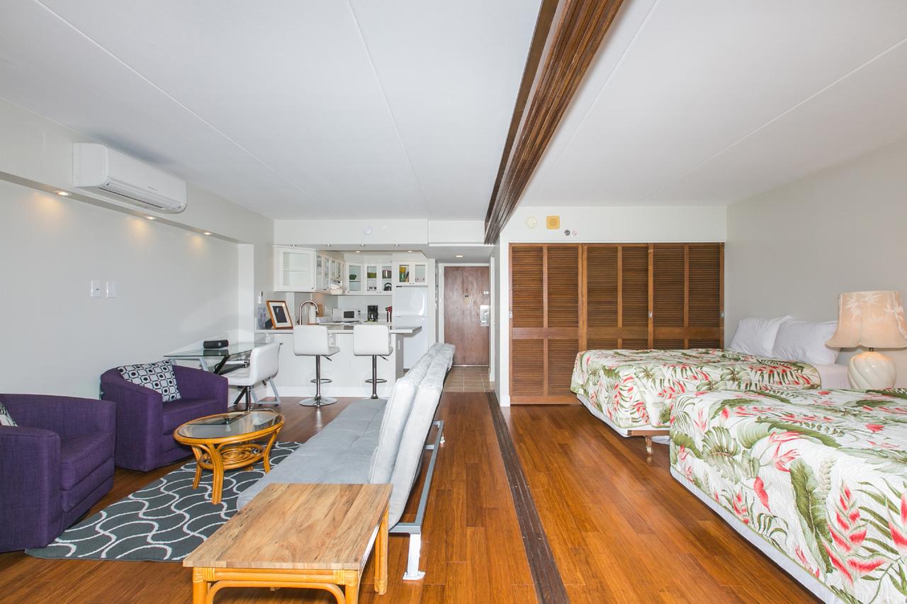 Ilikai Tower 733 Yacht Harbor View 1BR - thumb 3