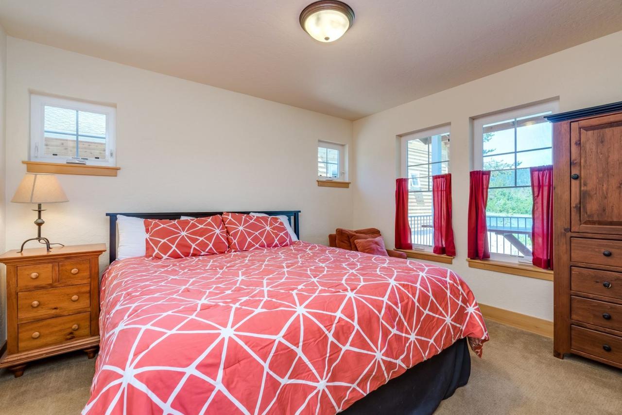 Evergreen By The Lake - thumb 5