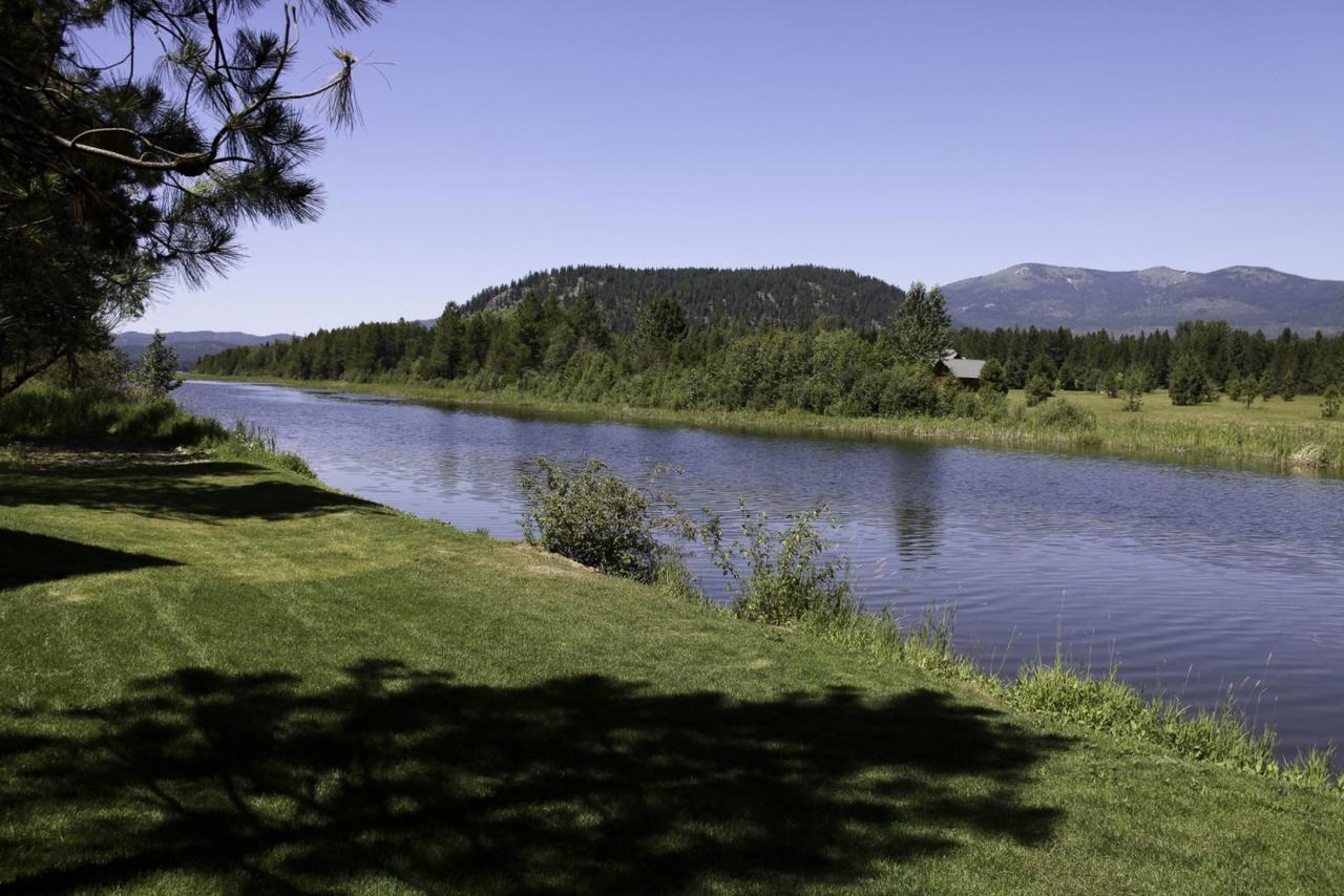 Evergreen By The Lake - thumb 0