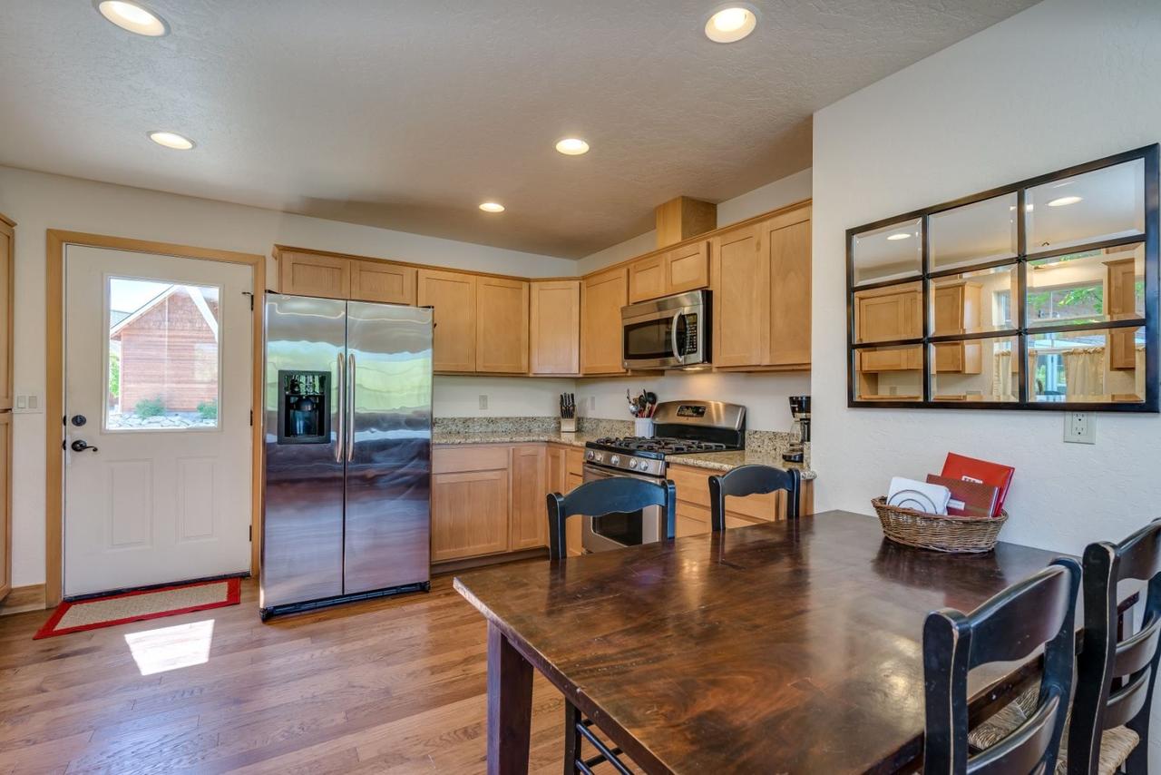 Evergreen By The Lake - thumb 2