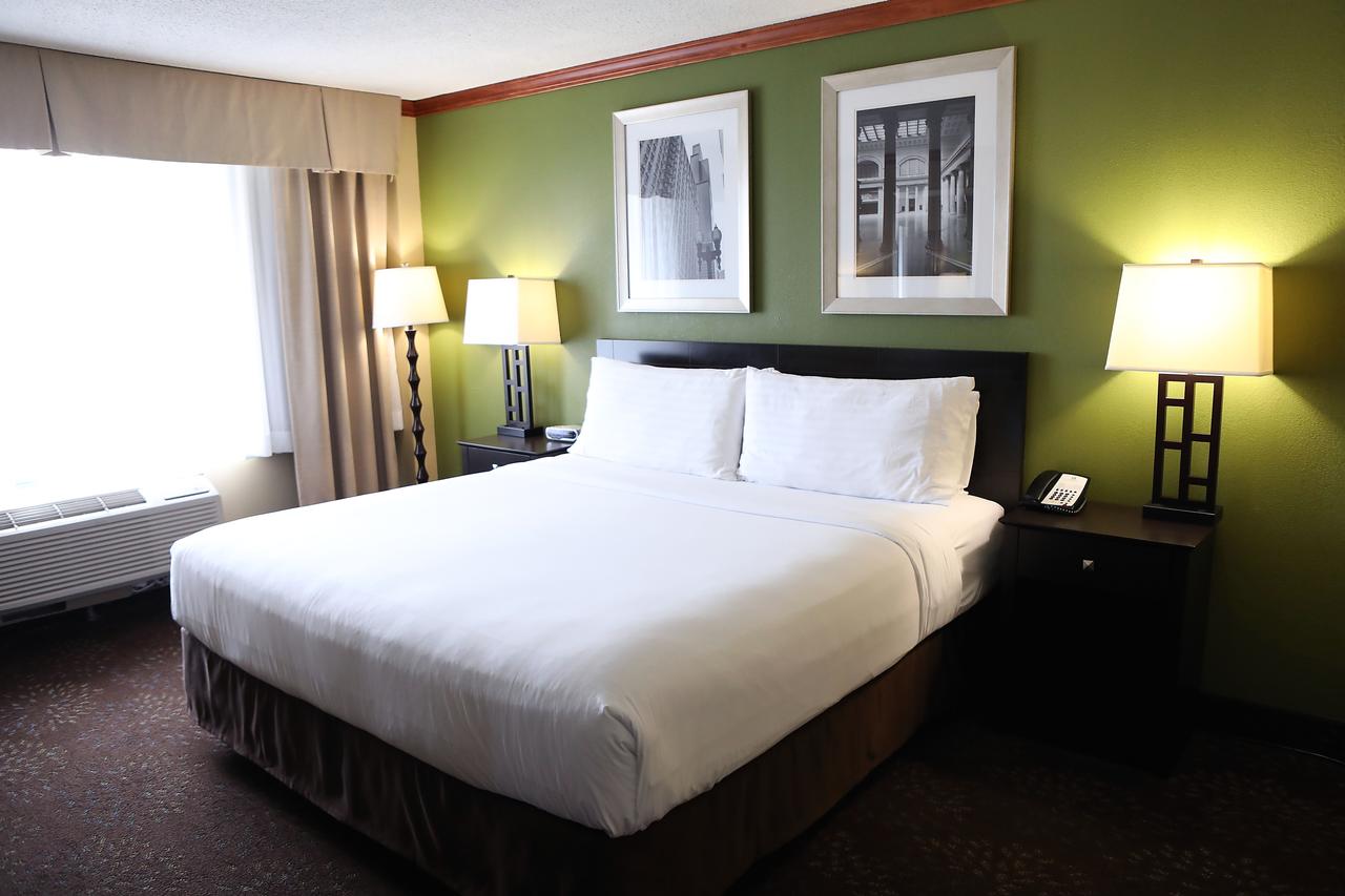Holiday Inn Chicago/Oak Brook - thumb 13