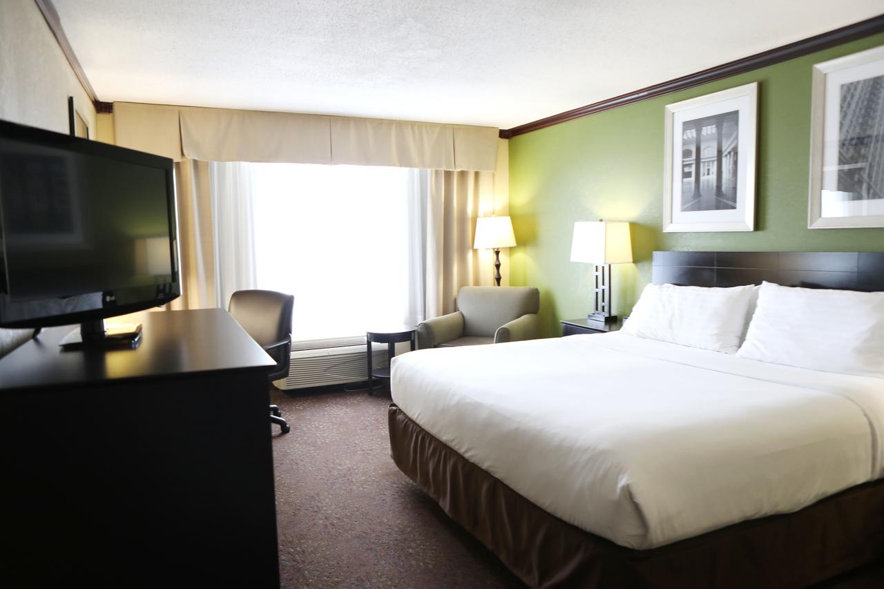 Holiday Inn Chicago/Oak Brook - thumb 0