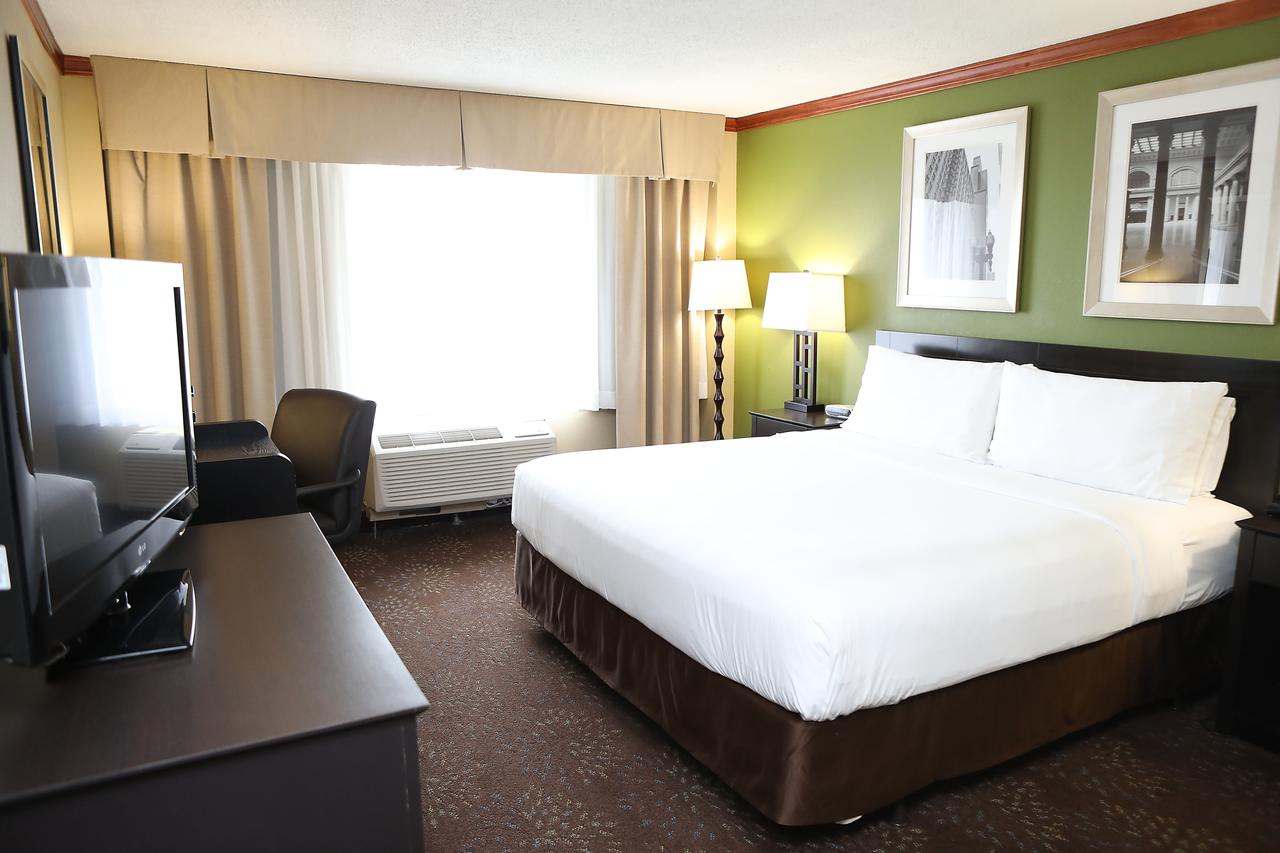 Holiday Inn Chicago/Oak Brook - thumb 2