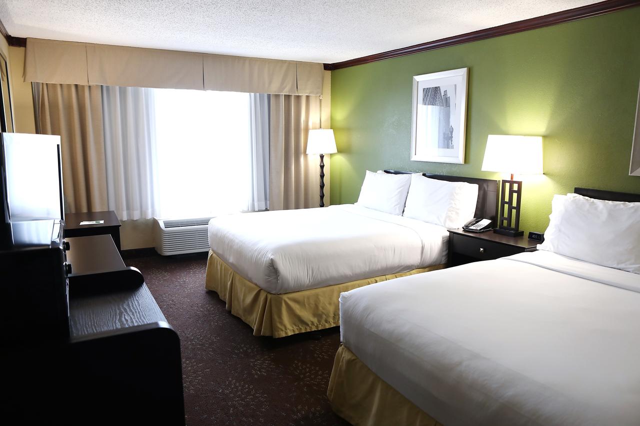 Holiday Inn Chicago/Oak Brook - thumb 1