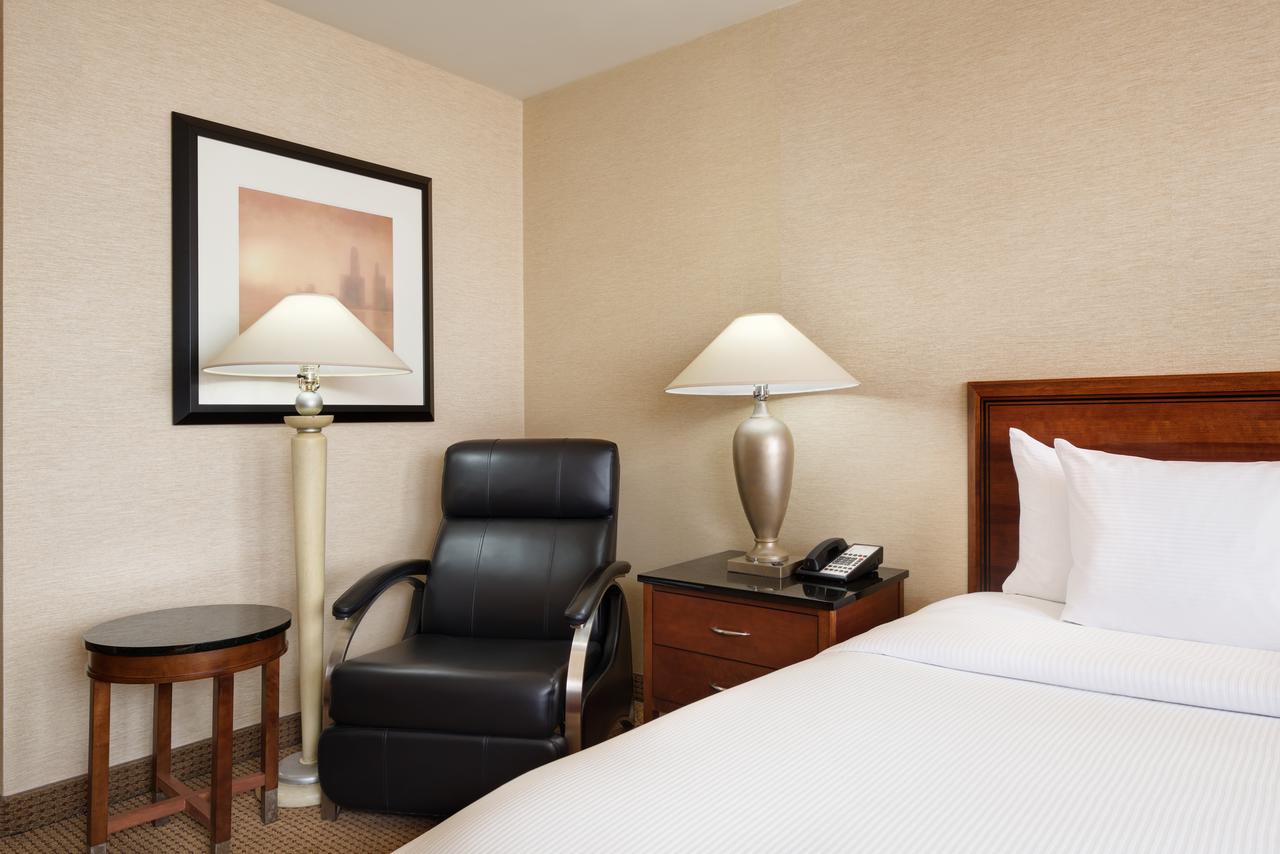 Hilton Chicago O'Hare Airport - thumb 37