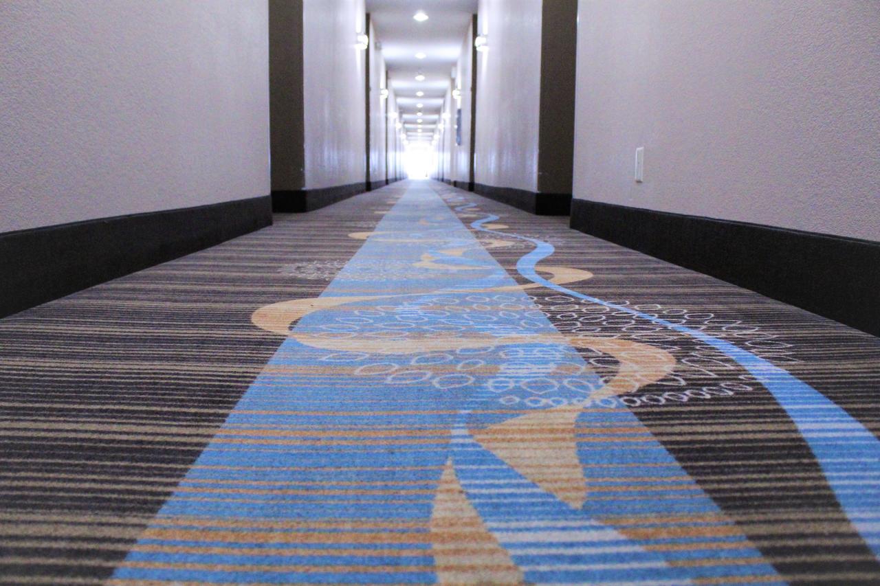 Hawthorn Suites Bloomington - thumb 3