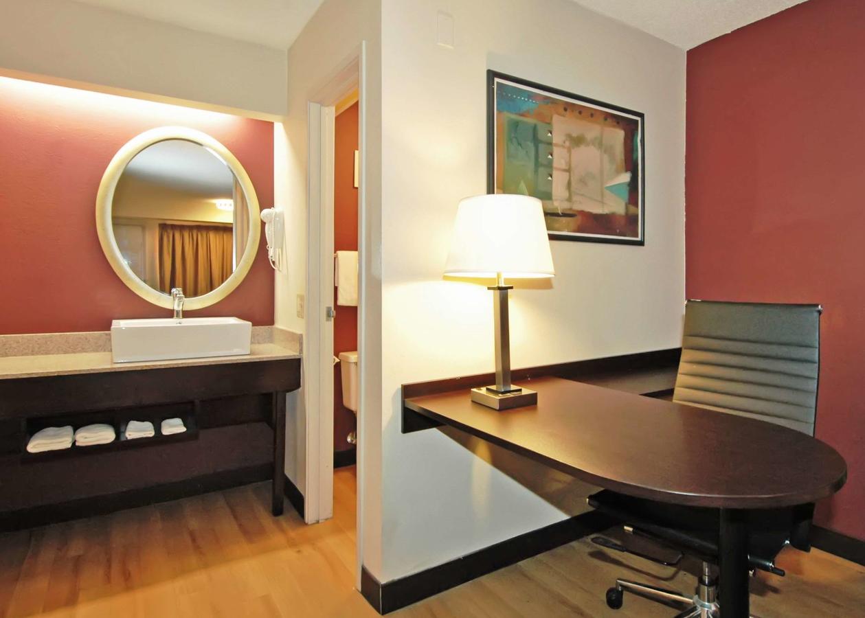 Red Roof PLUS+ Chicago - Hoffman Estates - thumb 14