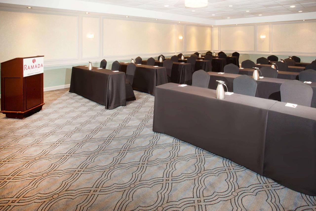 Ramada Plaza By Wyndham Chicago North Shore - thumb 24