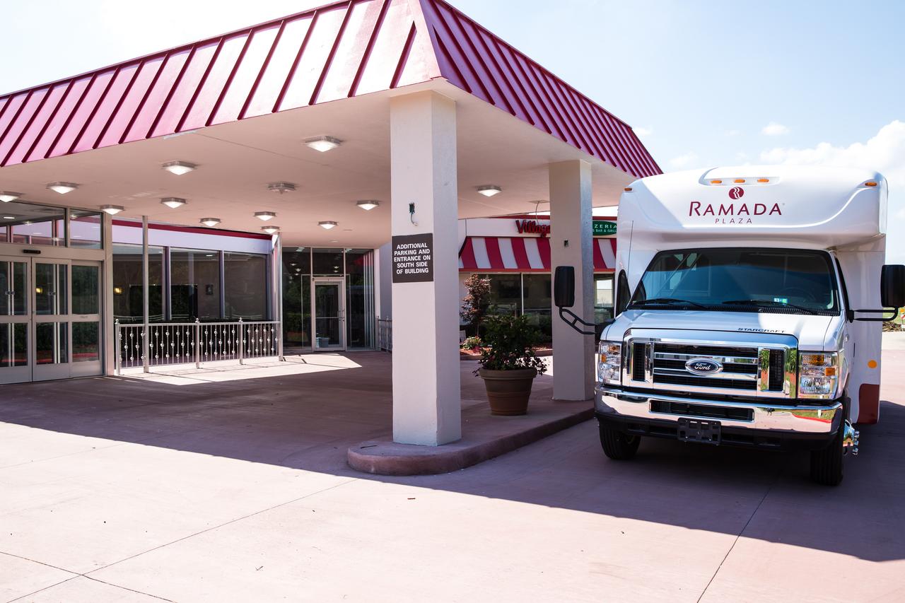 Ramada Plaza By Wyndham Chicago North Shore - thumb 3