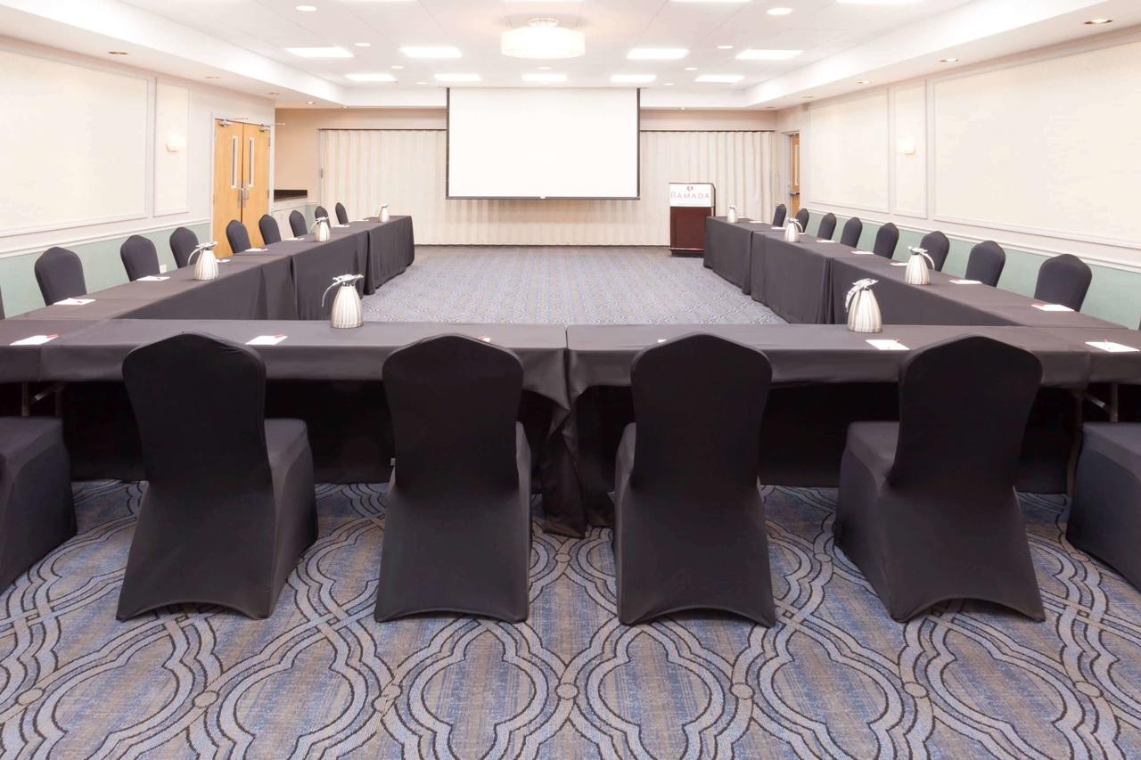 Ramada Plaza By Wyndham Chicago North Shore - thumb 25