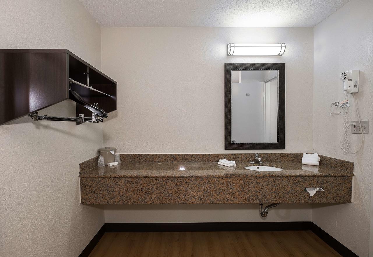 Red Roof Inn Bloomington - Normal/University - thumb 10