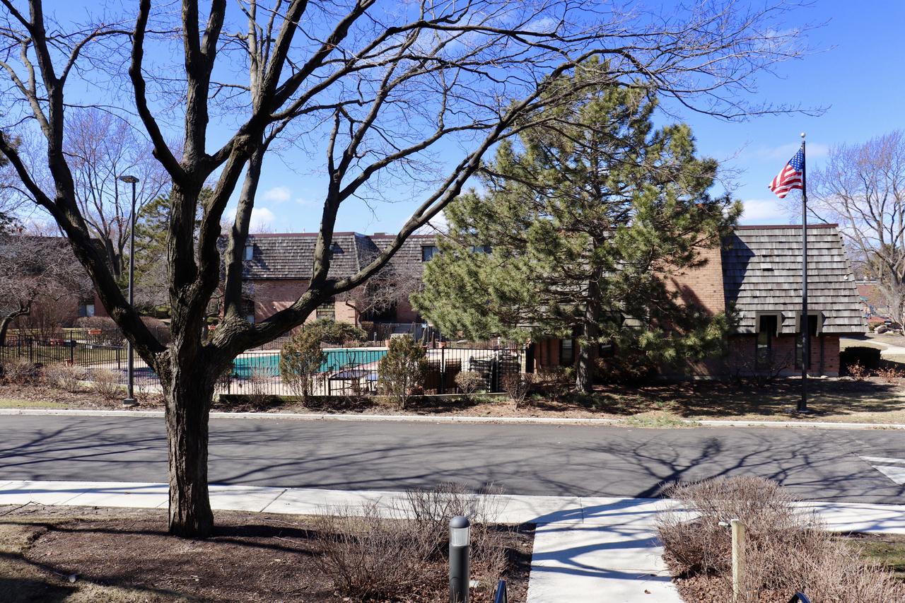 Comfy And Modern Home Within 5min Walk To Shops And Restaurants - thumb 20