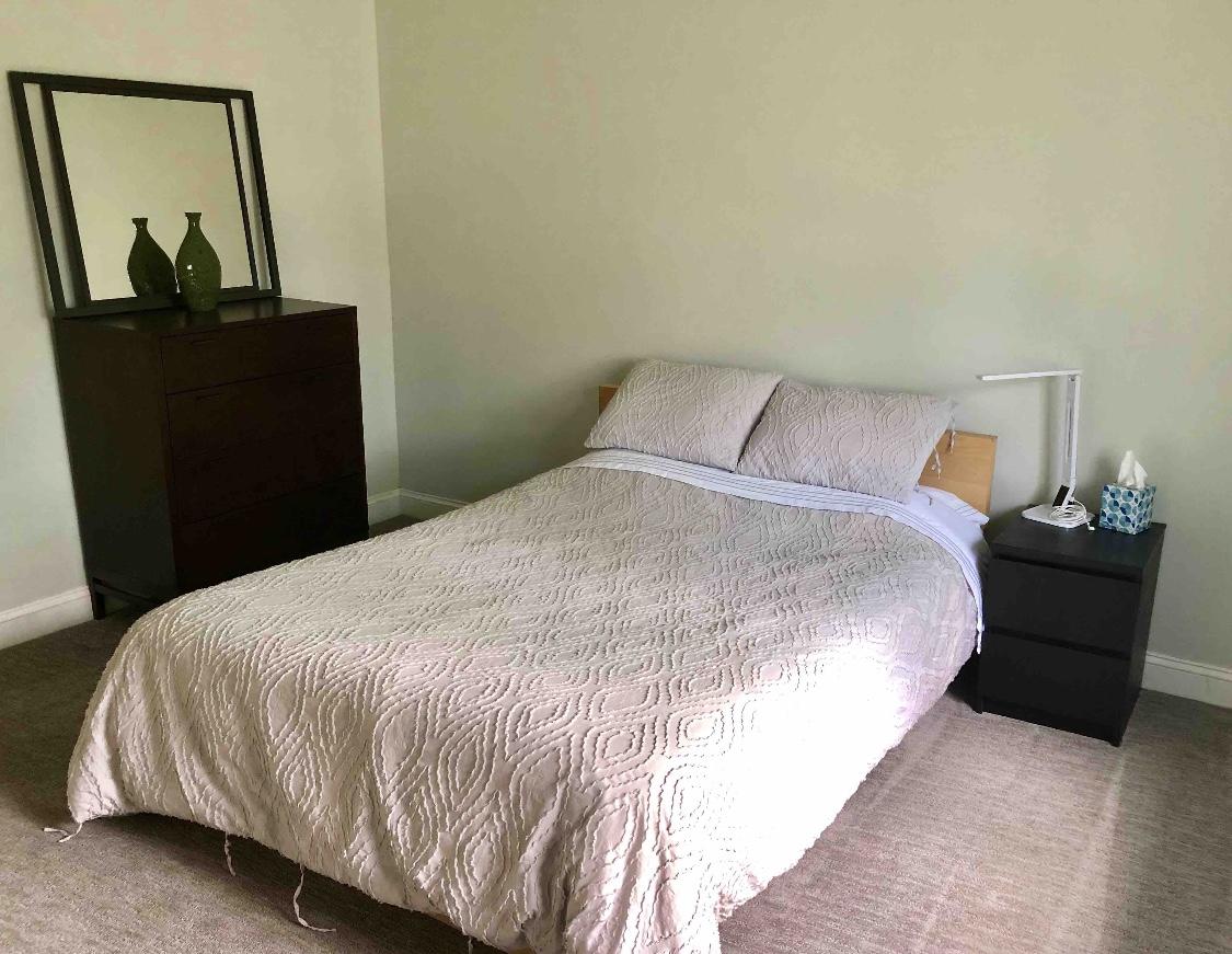 Comfy And Modern Home Within 5min Walk To Shops And Restaurants - thumb 3