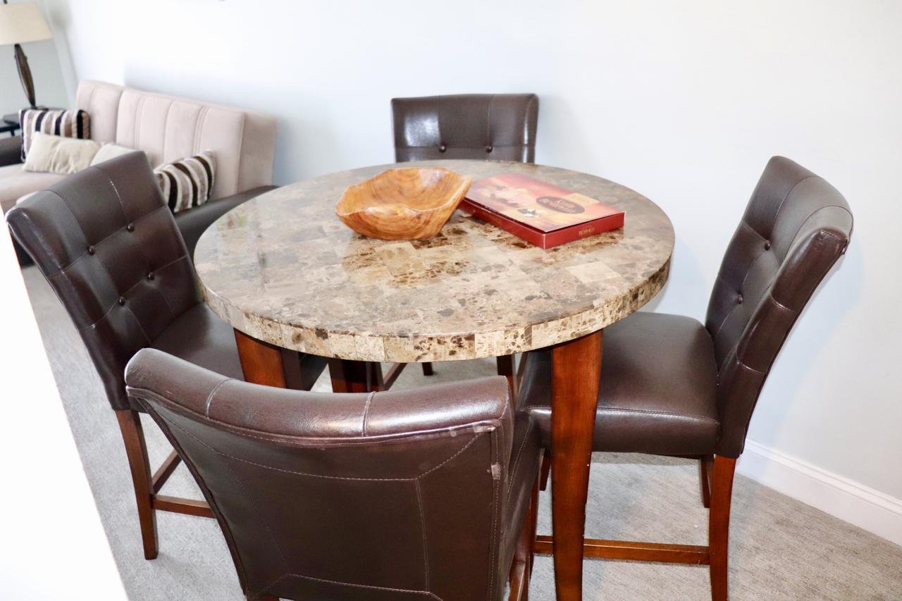 Comfy And Modern Home Within 5min Walk To Shops And Restaurants - thumb 21