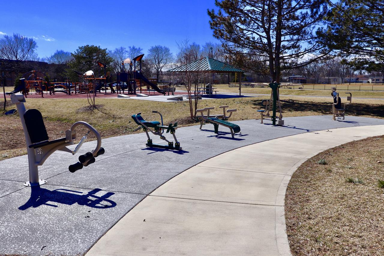 Comfy And Modern Home Within 5min Walk To Shops And Restaurants - thumb 27