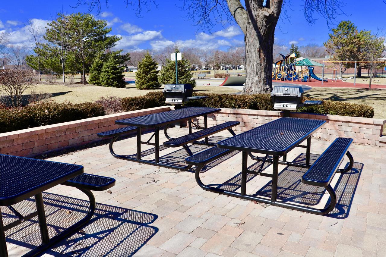 Comfy And Modern Home Within 5min Walk To Shops And Restaurants - thumb 19