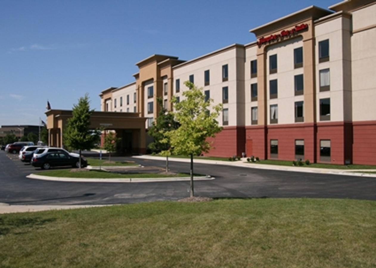 Hampton Inn & Suites Bolingbrook - thumb 0