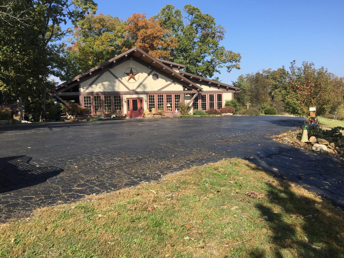 Lakeside Ranch Lodge (formally Known As Oâ€™Danielâ€™s Lodge) - thumb 16