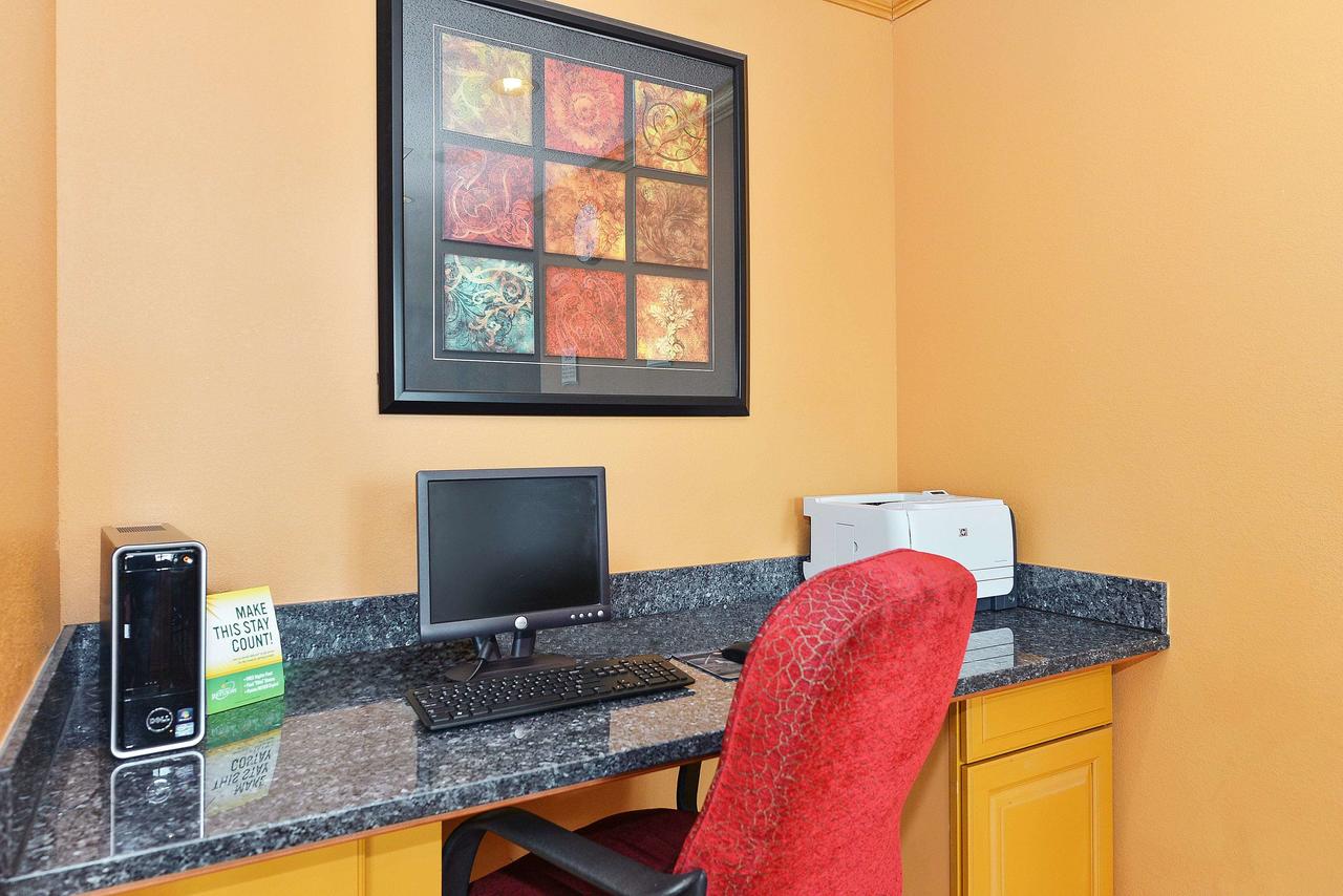 La Quinta By Wyndham Lafayette - thumb 19