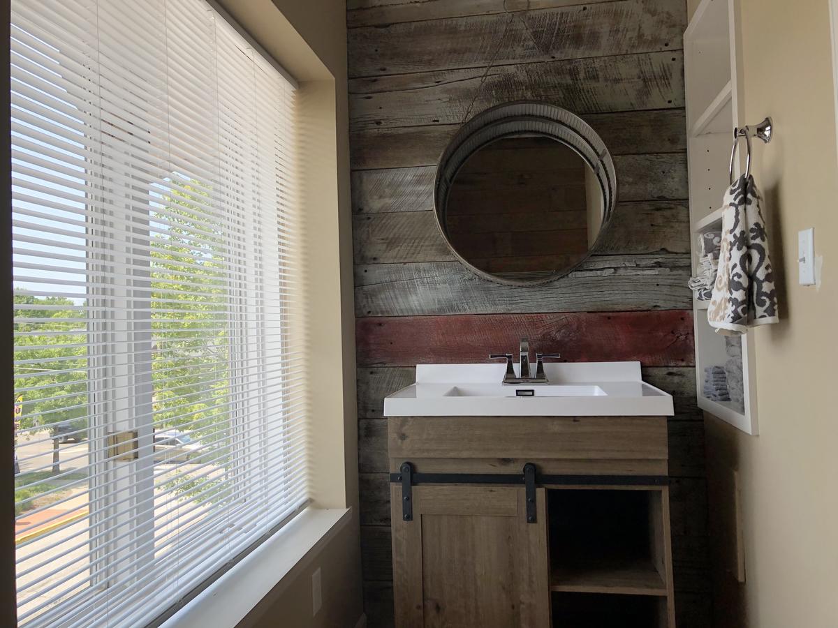 The Loft At Camelot - thumb 7