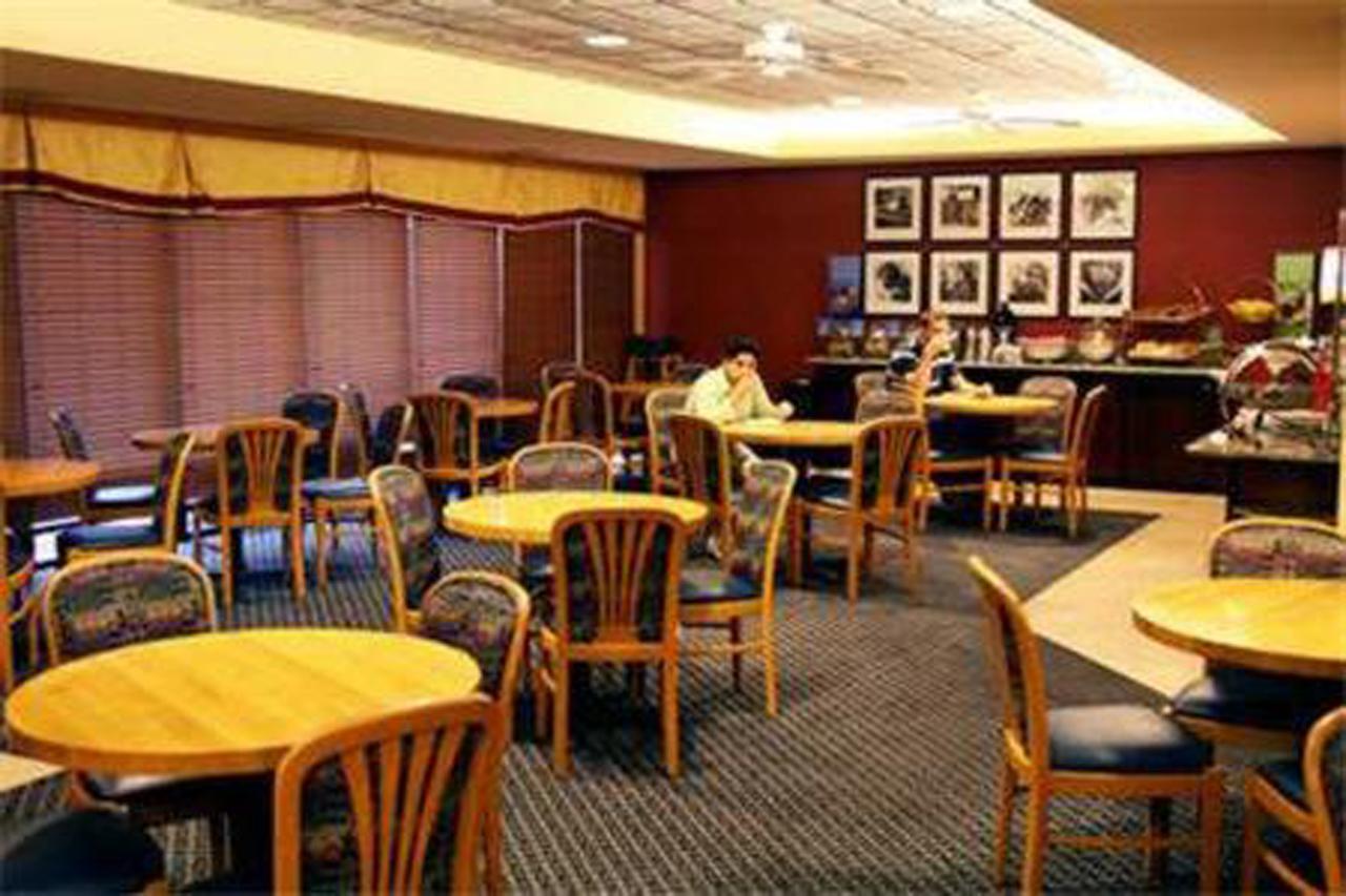 Hampton Inn Clarksville - thumb 21