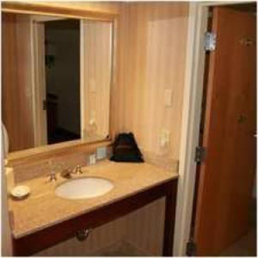 Hampton Inn Clarksville - thumb 23