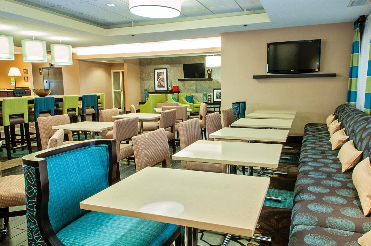 Hampton Inn Clarksville - thumb 10