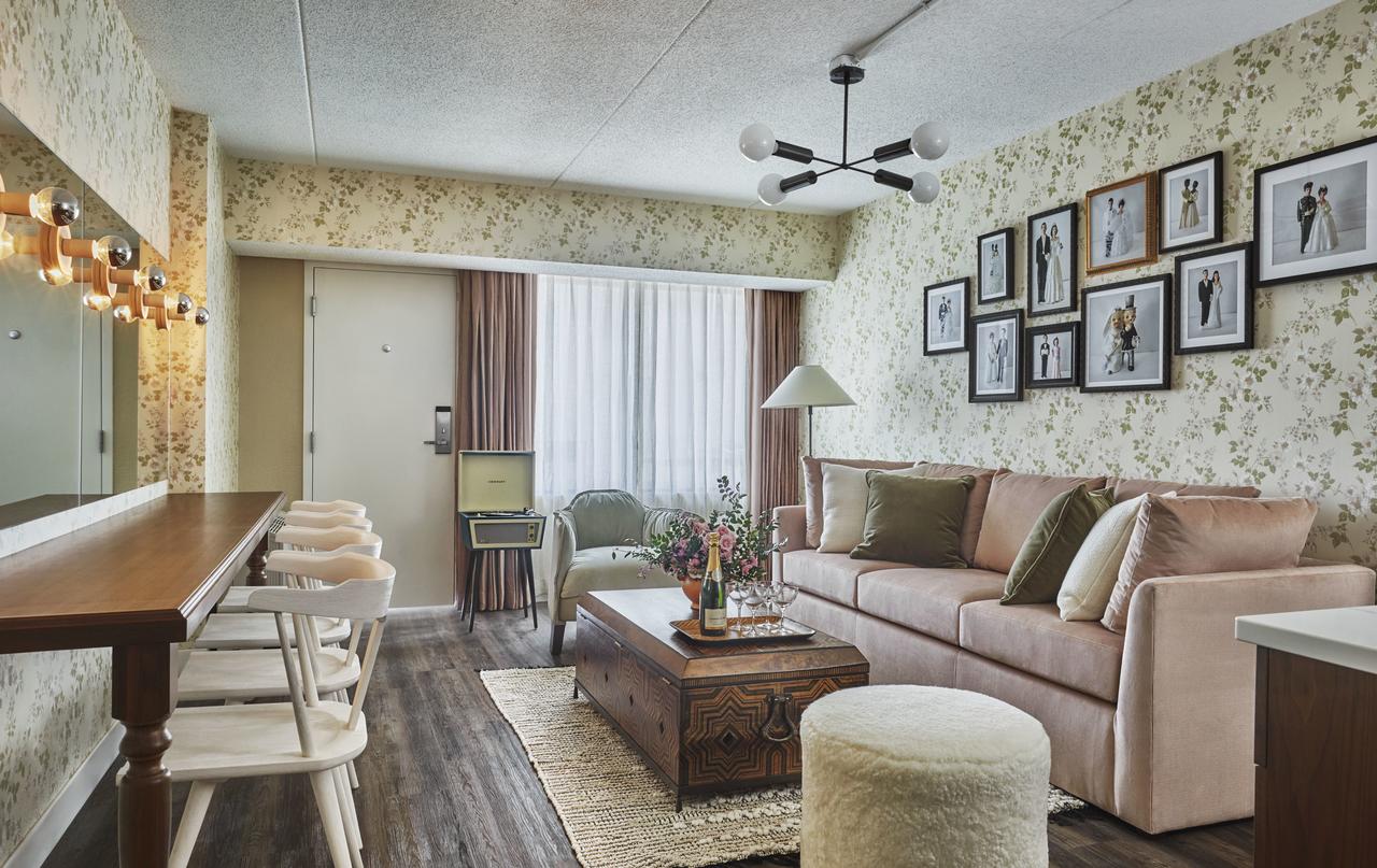 Graduate Iowa City - thumb 39