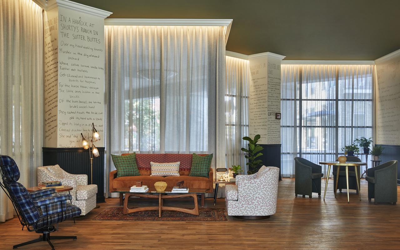 Graduate Iowa City - thumb 8