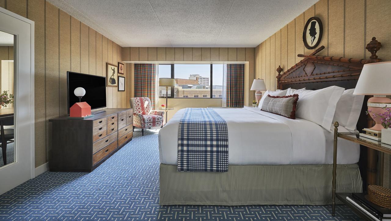 Graduate Iowa City - thumb 26