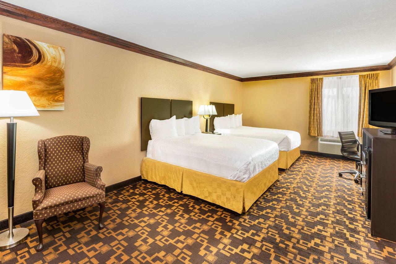 Days Inn & Suites By Wyndham Coralville / Iowa City - thumb 41