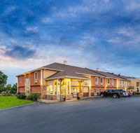 Days Inn  Suites by Wyndham Coralville / Iowa City - Tourism House